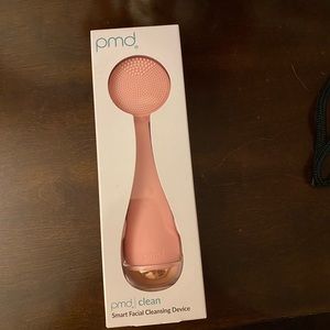 PMD clean Smart Facial Cleansing Device